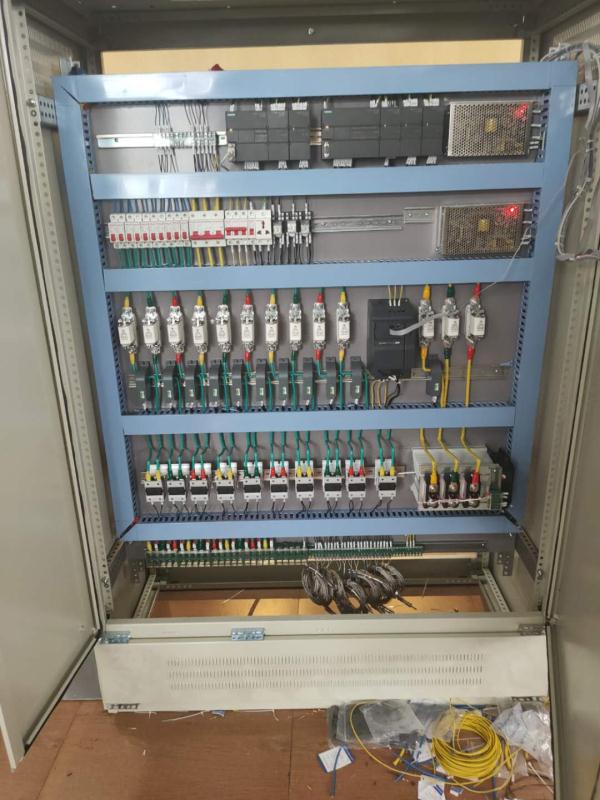 90熔噴布擠出機(jī)(圖1)